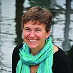 head shot of Elizabeth Andrew